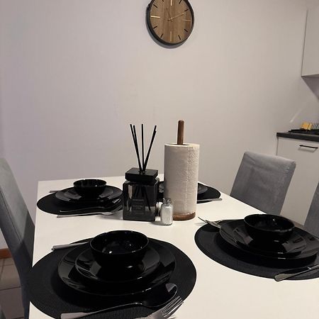 Appartement De Luxe Entierement Renove - Proche Aeroport De Bruxelles, Quartier Chic Esterno foto