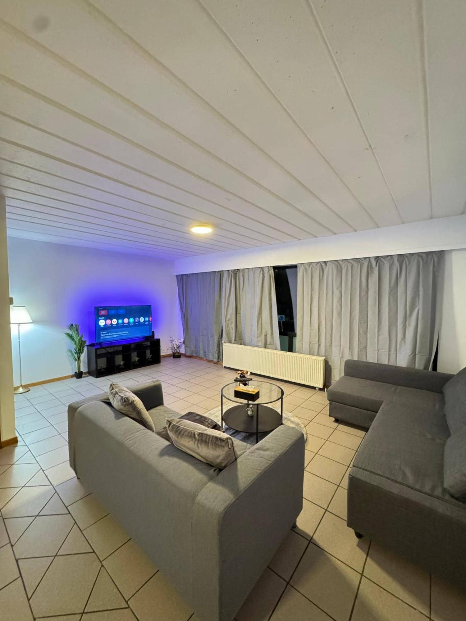 Appartement De Luxe Entierement Renove - Proche Aeroport De Bruxelles, Quartier Chic Esterno foto